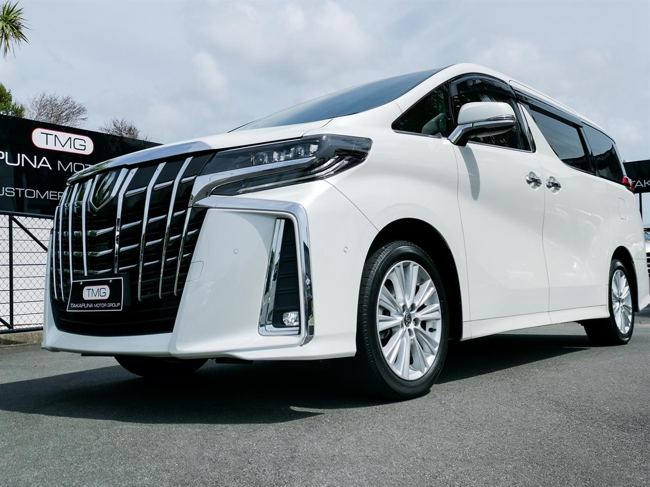 2022 Toyota Alphard