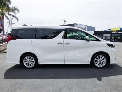 2022 Toyota Alphard - Thumbnail