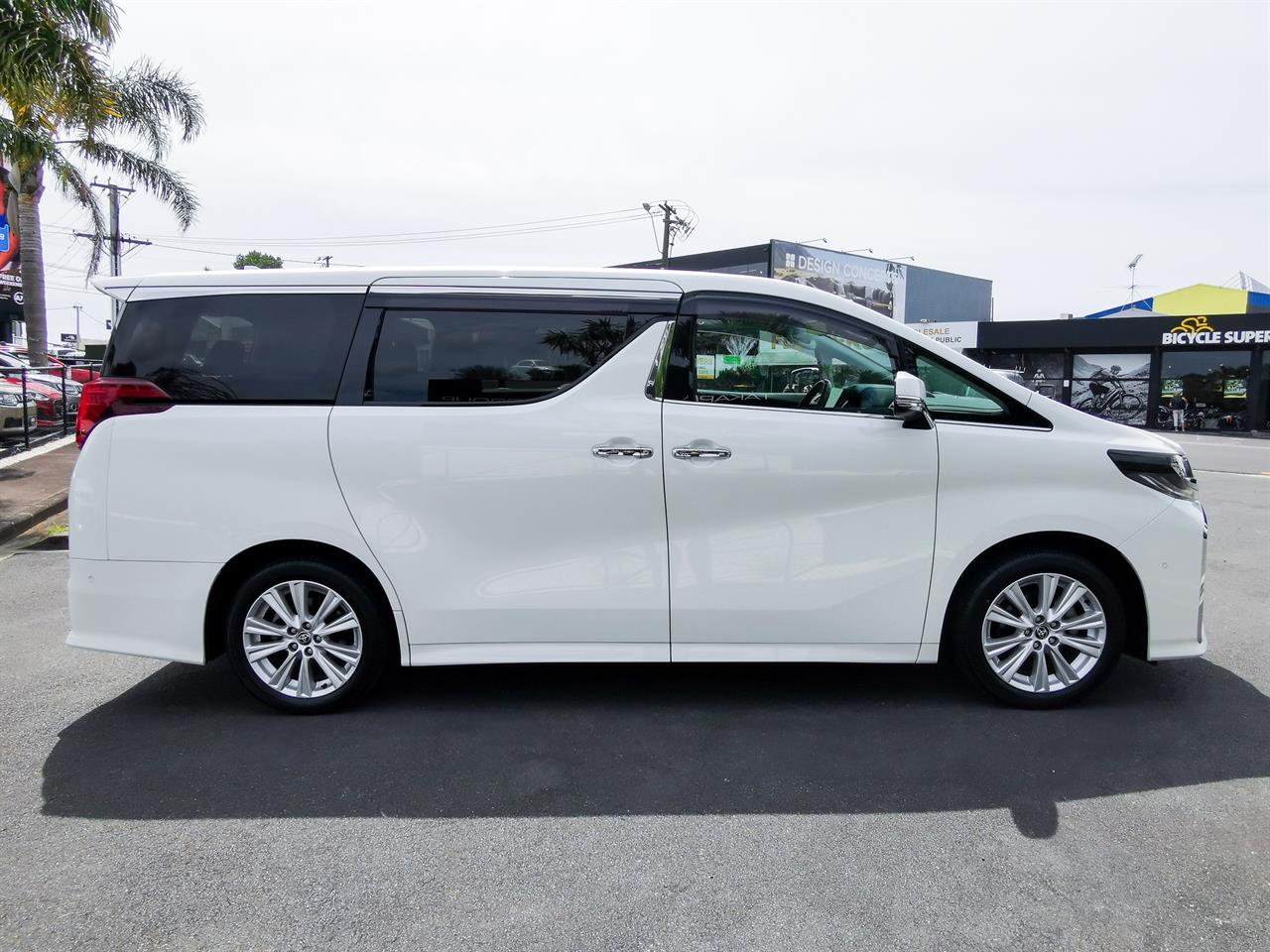 2022 Toyota Alphard
