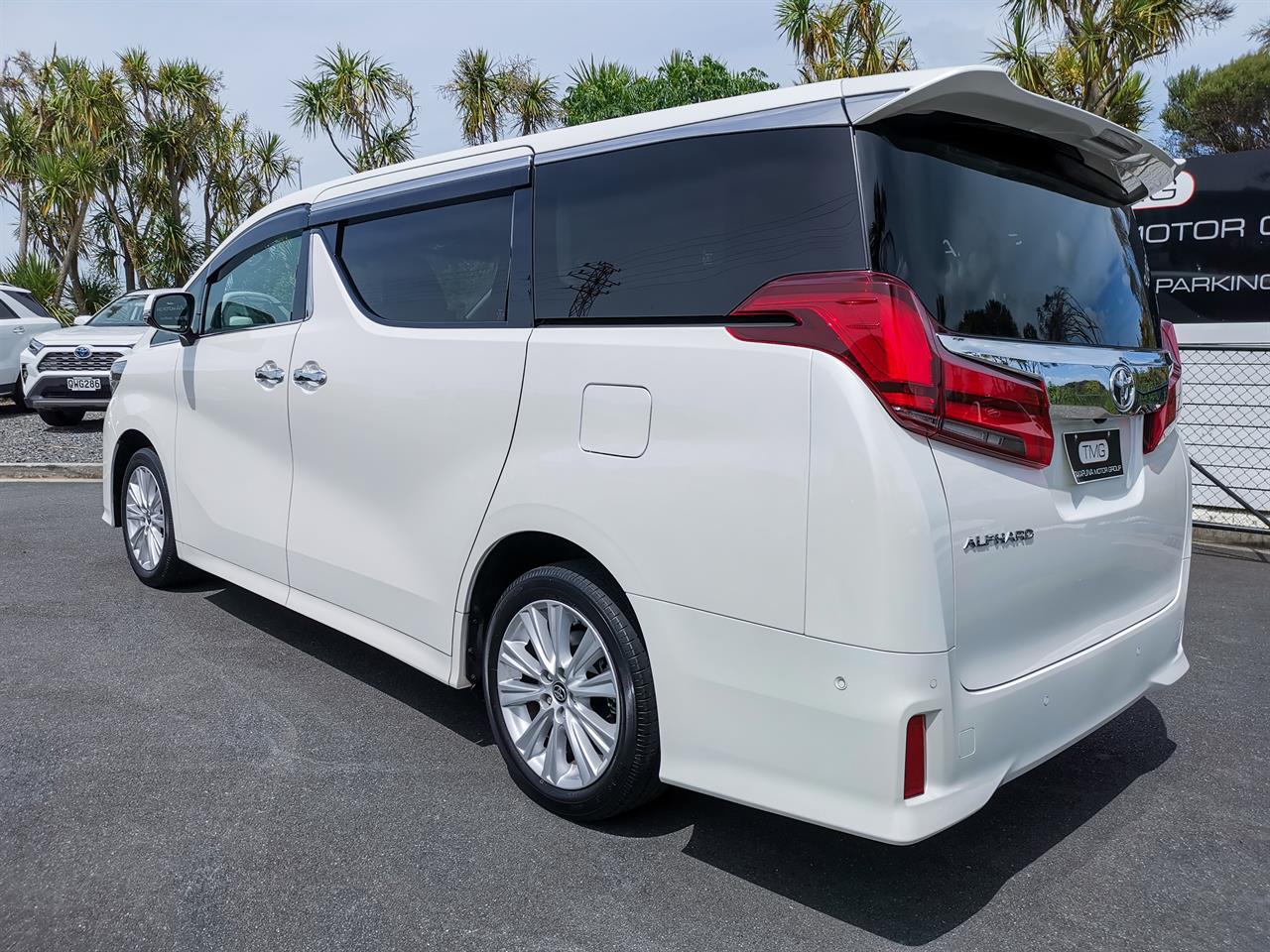 2022 Toyota Alphard