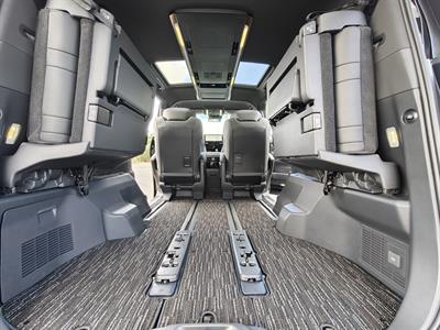 2025 Toyota Alphard - Thumbnail