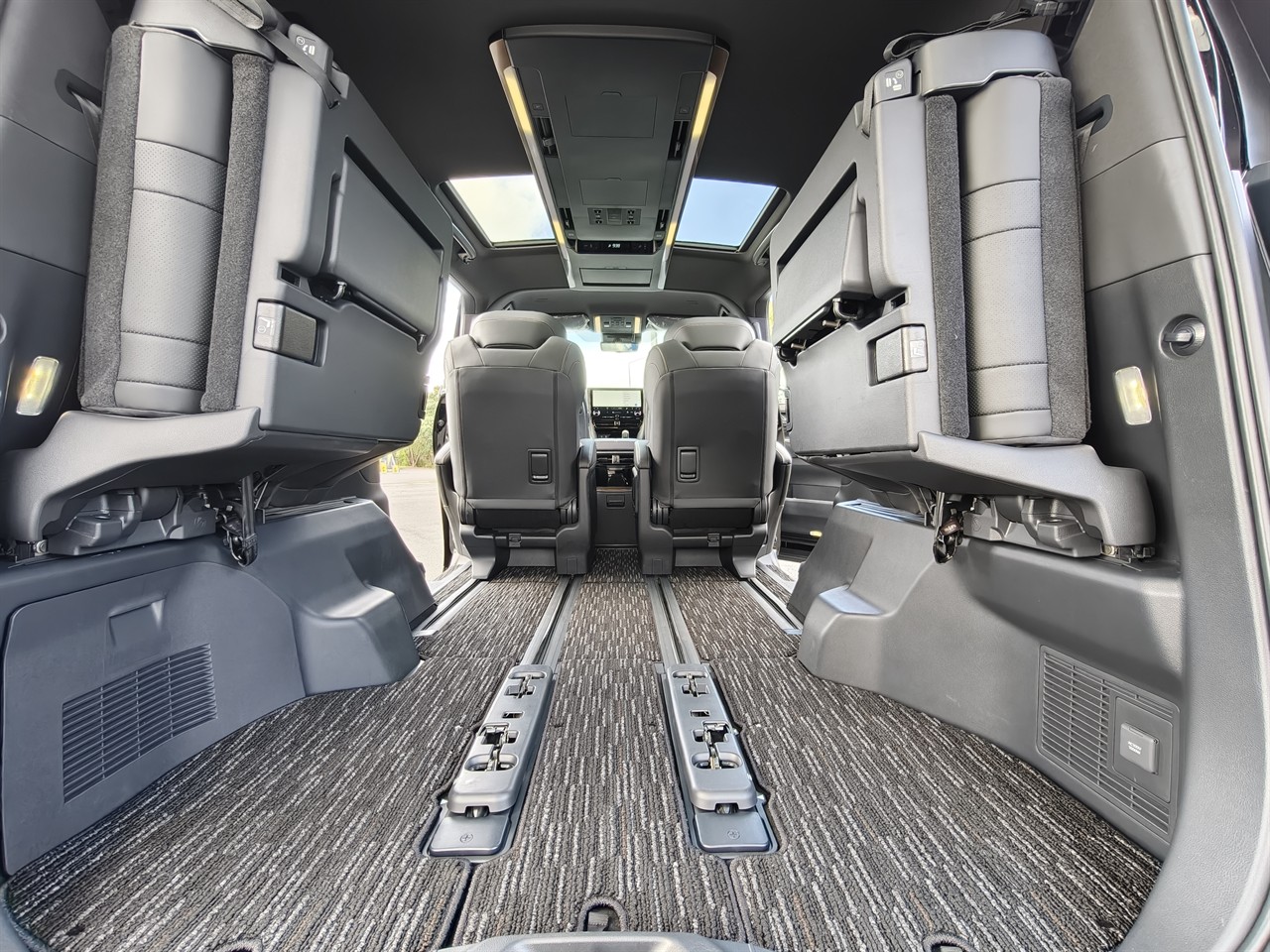 2025 Toyota Alphard