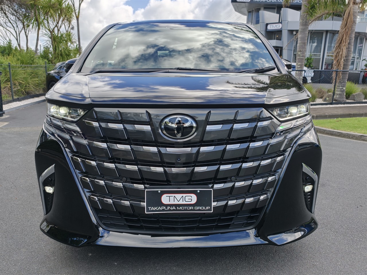 2025 Toyota Alphard