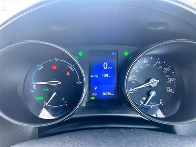 2017 Toyota C-HR - Thumbnail