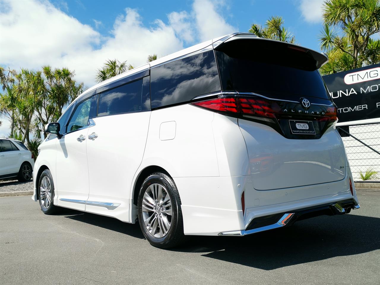 2024 Toyota Alphard