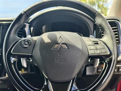 2019 Mitsubishi Outlander - Thumbnail