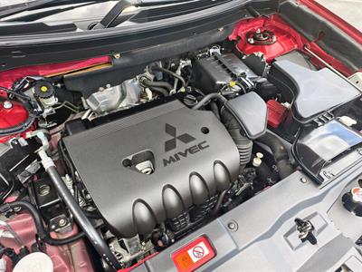 2019 Mitsubishi Outlander - Thumbnail