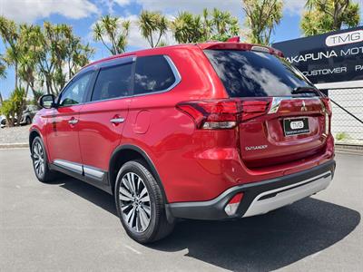 2019 Mitsubishi Outlander - Thumbnail