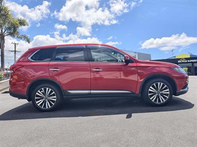 2019 Mitsubishi Outlander - Thumbnail