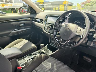 2019 Mitsubishi Outlander - Thumbnail