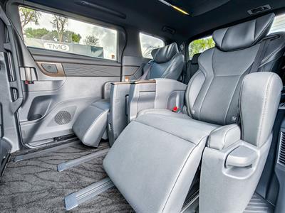 2025 Toyota Alphard - Thumbnail