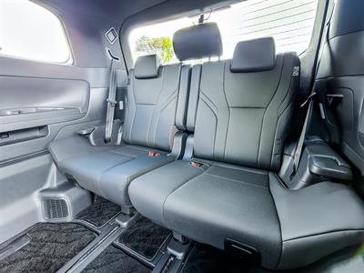 2025 Toyota Alphard - Thumbnail