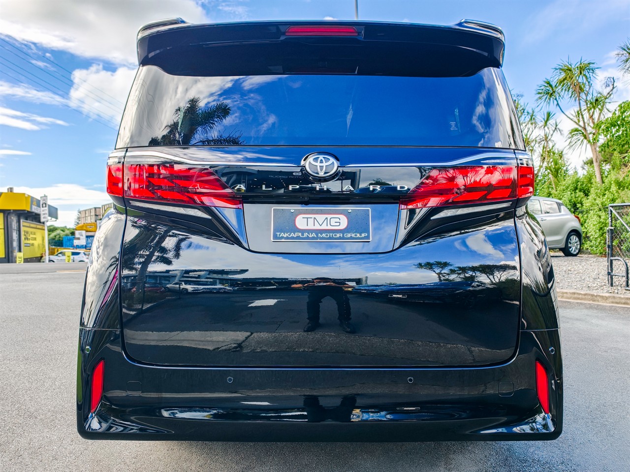 2025 Toyota Alphard