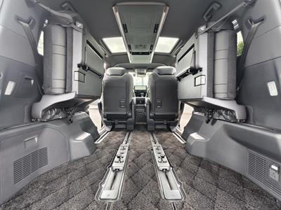 2025 Toyota Alphard - Thumbnail