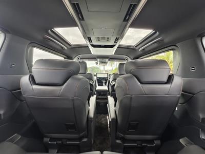 2025 Toyota Alphard - Thumbnail