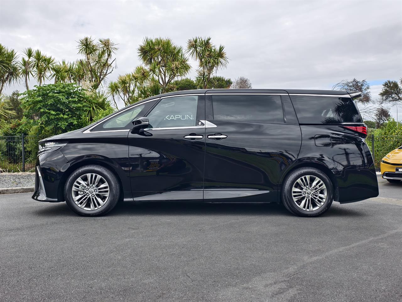 2025 Toyota Alphard