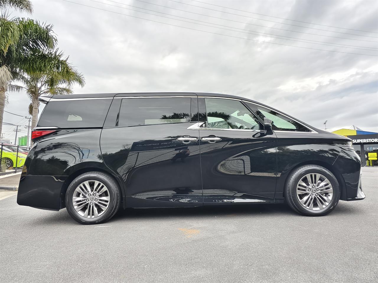 2025 Toyota Alphard