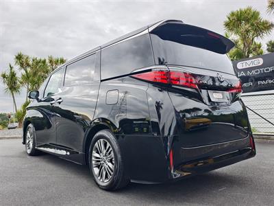 2025 Toyota Alphard - Thumbnail