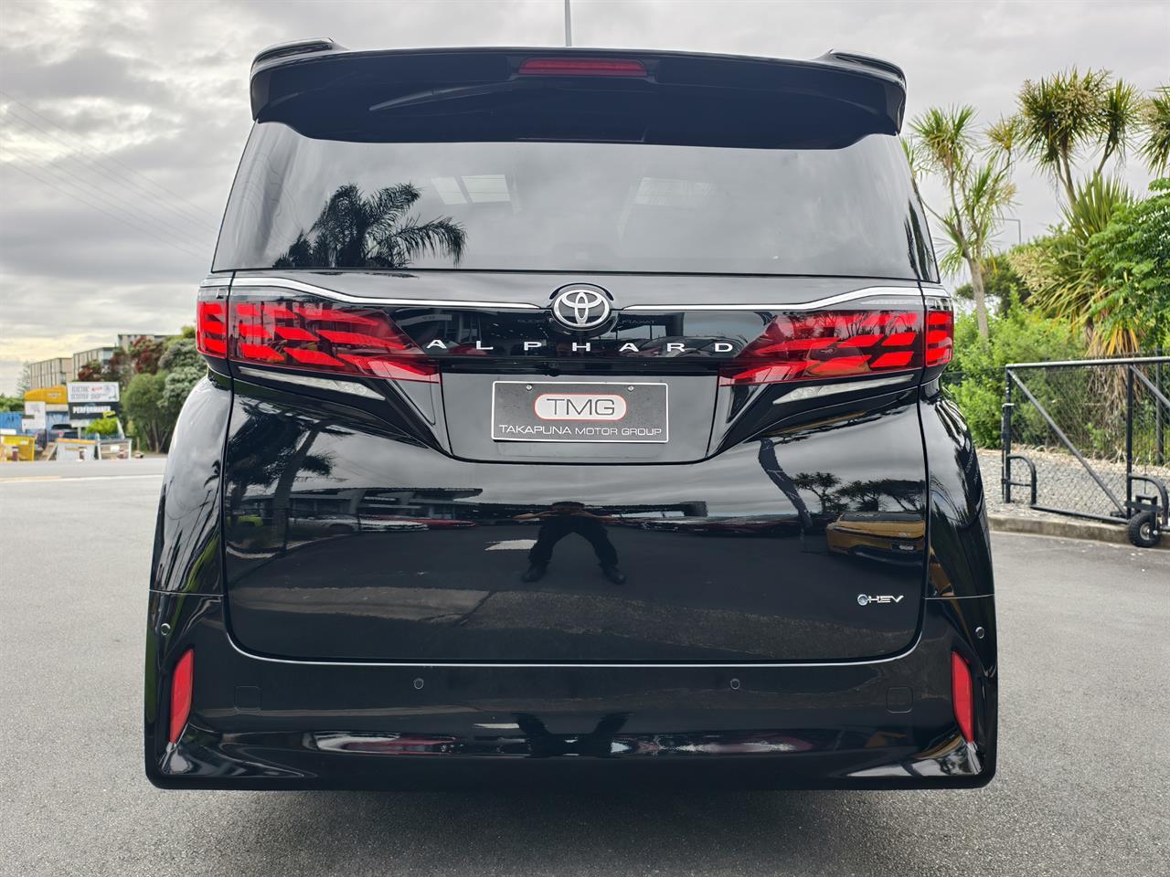 2025 Toyota Alphard