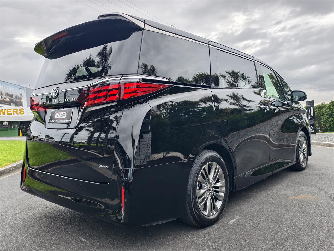 2025 Toyota Alphard