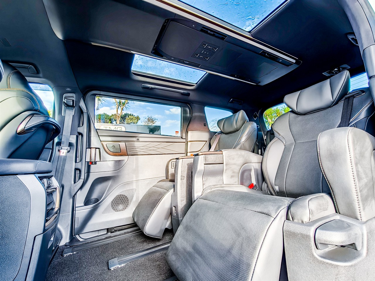 2025 Toyota Alphard