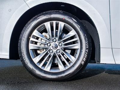 2025 Toyota Alphard - Thumbnail