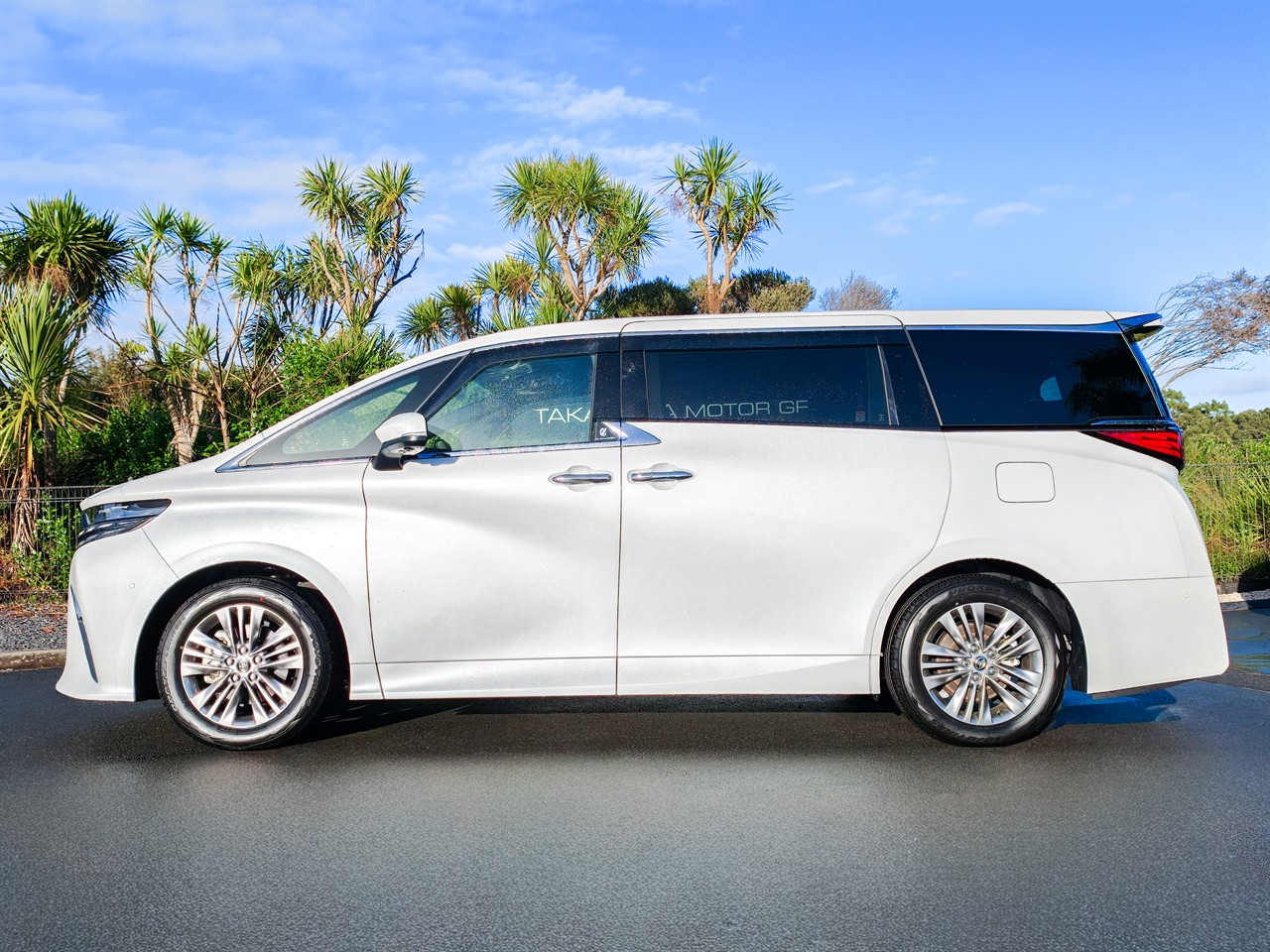 2025 Toyota Alphard