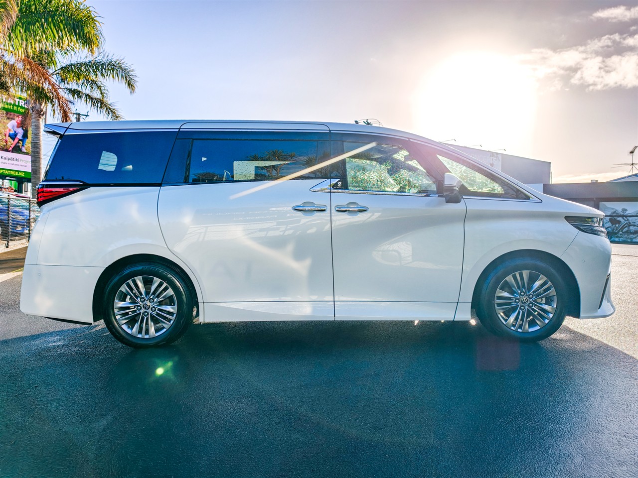2025 Toyota Alphard