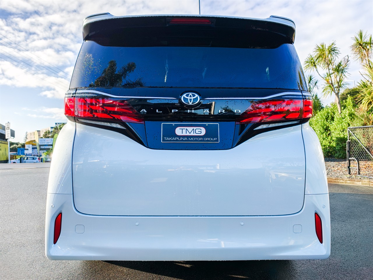2025 Toyota Alphard