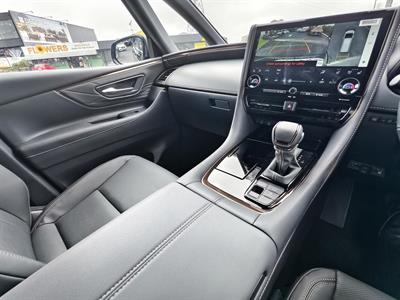 2025 Toyota Alphard - Thumbnail