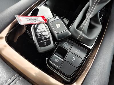 2025 Toyota Alphard - Thumbnail