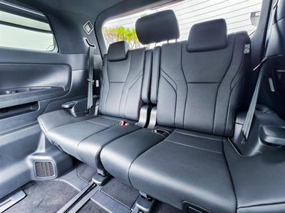 2025 Toyota Alphard - Thumbnail