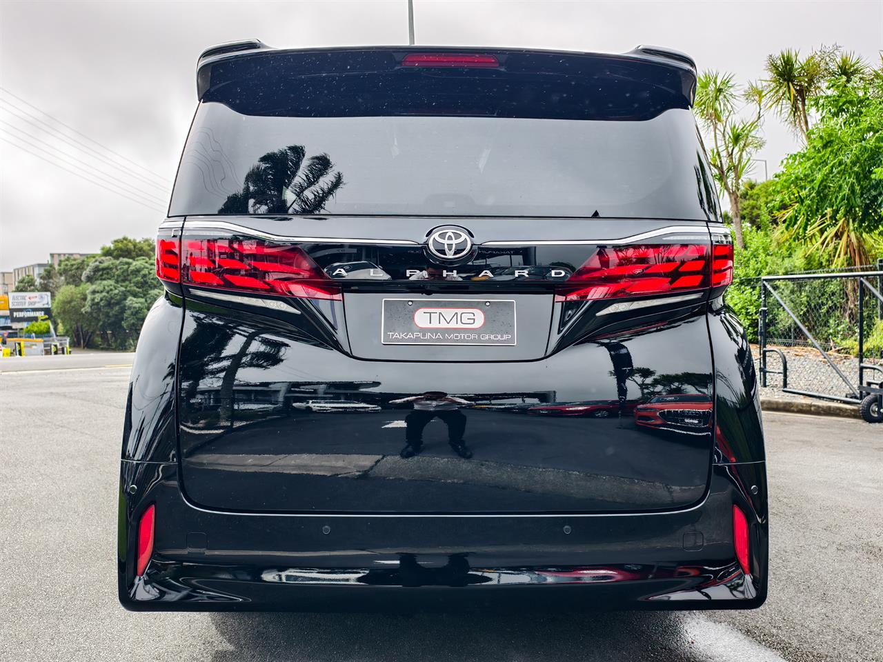 2025 Toyota Alphard