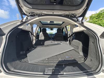 2018 Jaguar E-PACE - Thumbnail