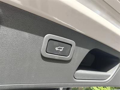 2018 Jaguar E-PACE - Thumbnail