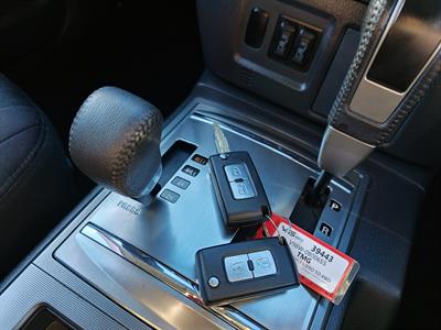 2014 Mitsubishi Pajero - Thumbnail