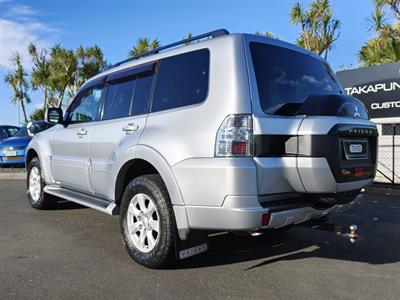 2014 Mitsubishi Pajero - Thumbnail