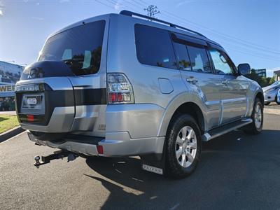 2014 Mitsubishi Pajero - Thumbnail