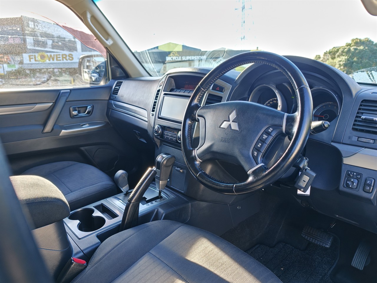2014 Mitsubishi Pajero