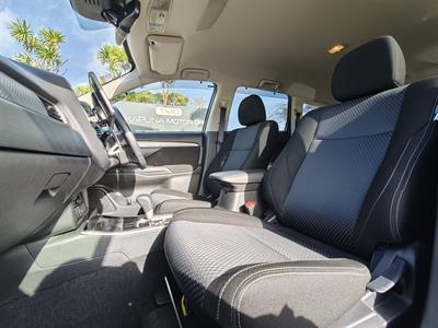2018 Mitsubishi Outlander - Thumbnail
