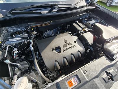 2018 Mitsubishi Outlander - Thumbnail