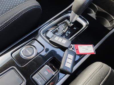 2018 Mitsubishi Outlander - Thumbnail