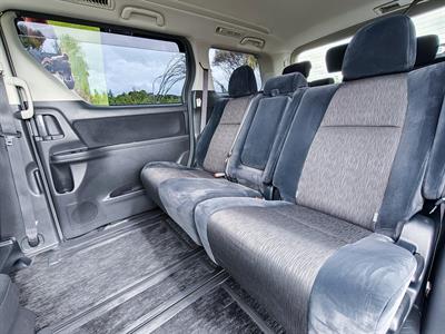 2009 Toyota Alphard - Thumbnail