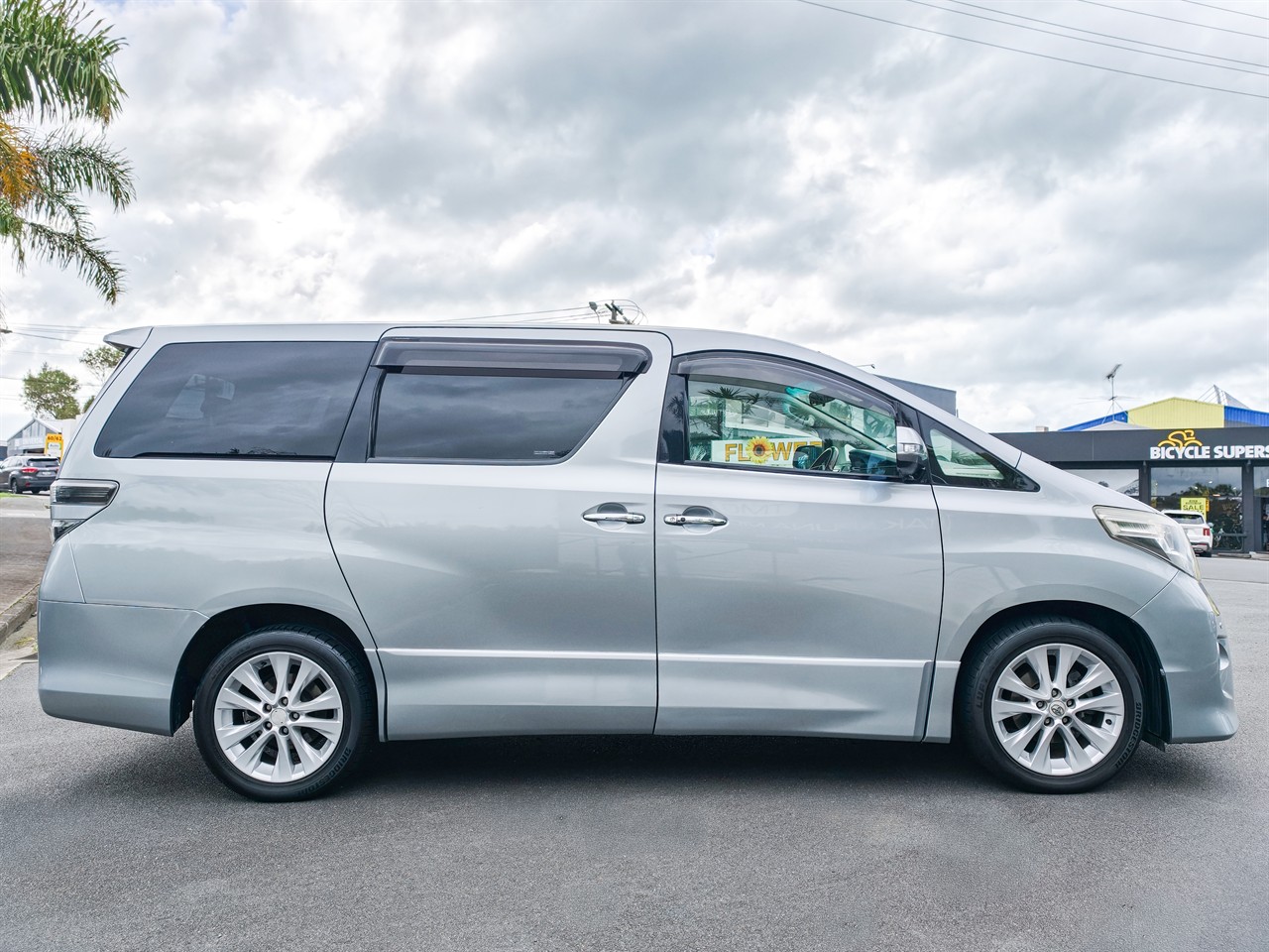 2009 Toyota Alphard