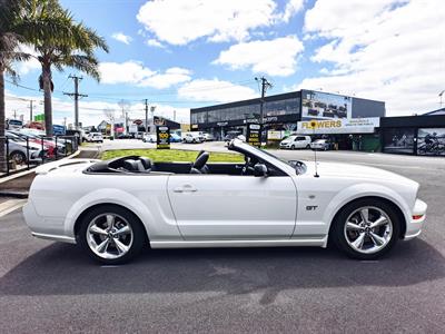2008 Ford Mustang - Thumbnail