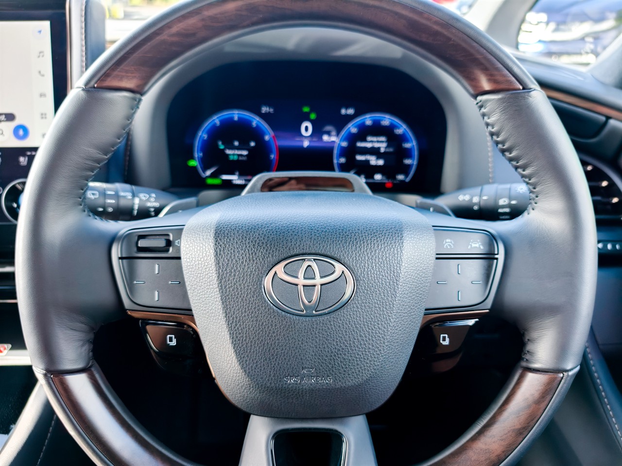 2023 Toyota Vellfire
