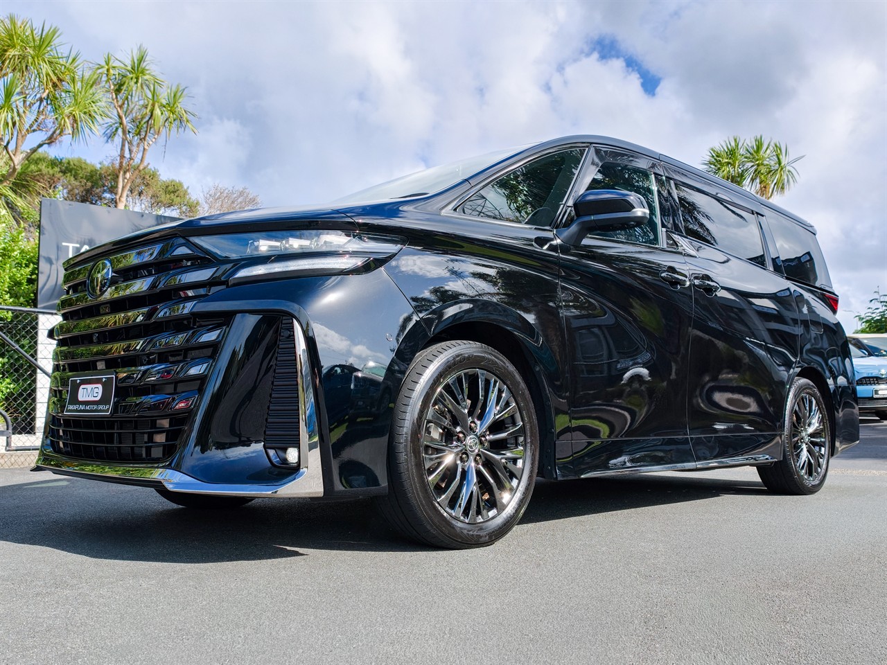 2023 Toyota Vellfire