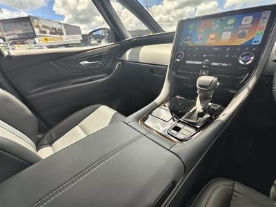 2025 Toyota Alphard - Thumbnail