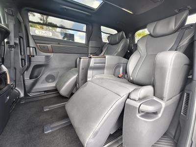 2025 Toyota Alphard - Thumbnail