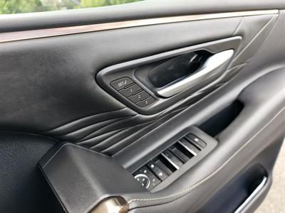 2025 Toyota Alphard - Thumbnail